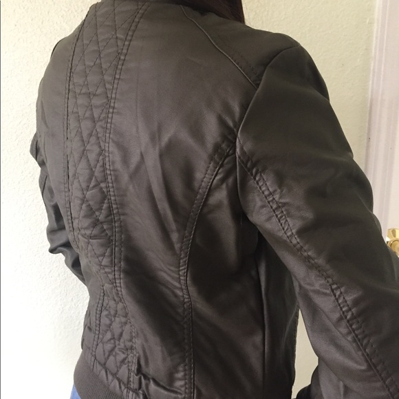New faux leather jacket - Picture 4 of 11